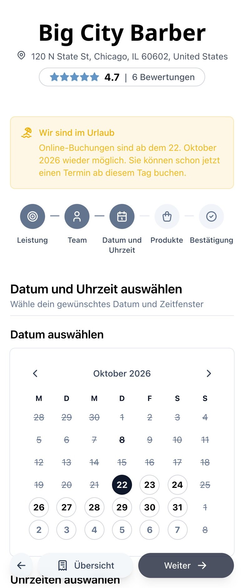 Buchungskalender auf dem Smartphone, der sich am Rückkehrdatum öffnet, Urlaubstage nicht verfügbar